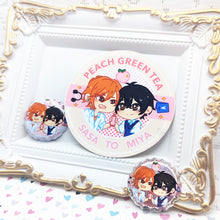 Load image into Gallery viewer, Peach Green Tea | Sasaki to Miyano | Bottle Cap Pin-back Button
